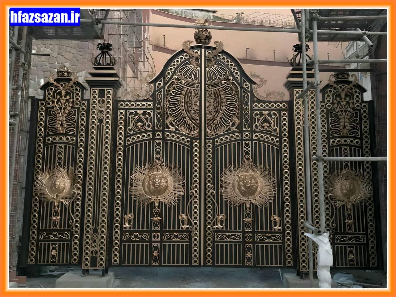 طراحی و ساخت درب ویلایی درب ویلایی با طراحی فرفورژه دو لنگه
