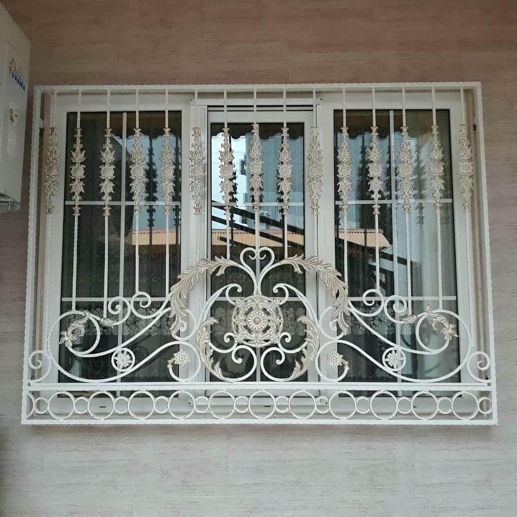 window-guard-iron-fence-wrought-iron-kx نصب حفاظ پنجره ساختمان