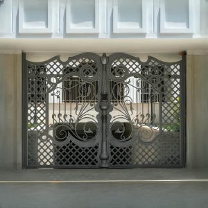 درب فلزی ارغوان کلاسیک لوکس