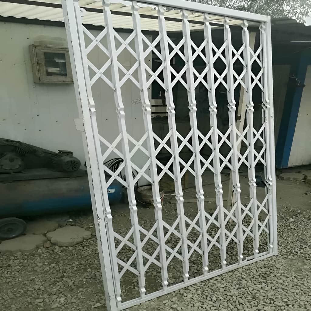 قیمت درب آکاردئونی آپارتمان سه گل در گنبدکاووس