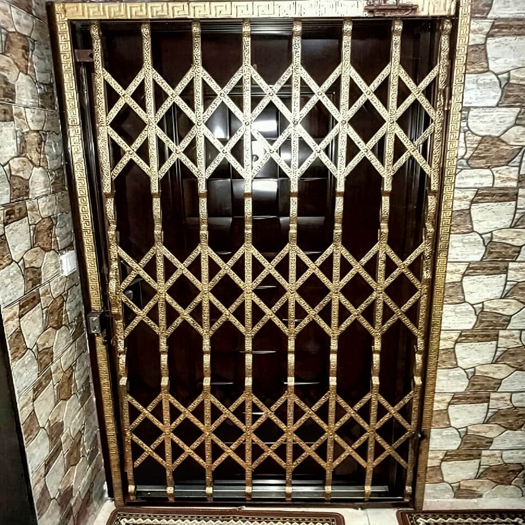 قیمت درب آکاردئونی آپارتمان سه گل در کرمان