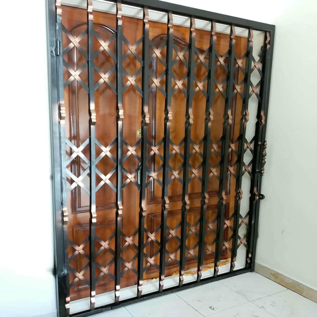 درب آکاردئونی حفاظ آپارتمان در ملارد