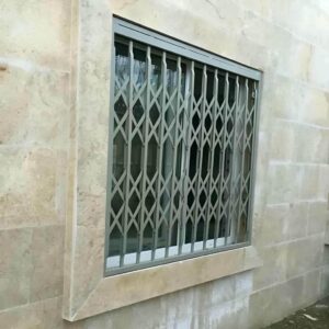 درب آکاردئونی حفاظ آپارتمان در تهران
