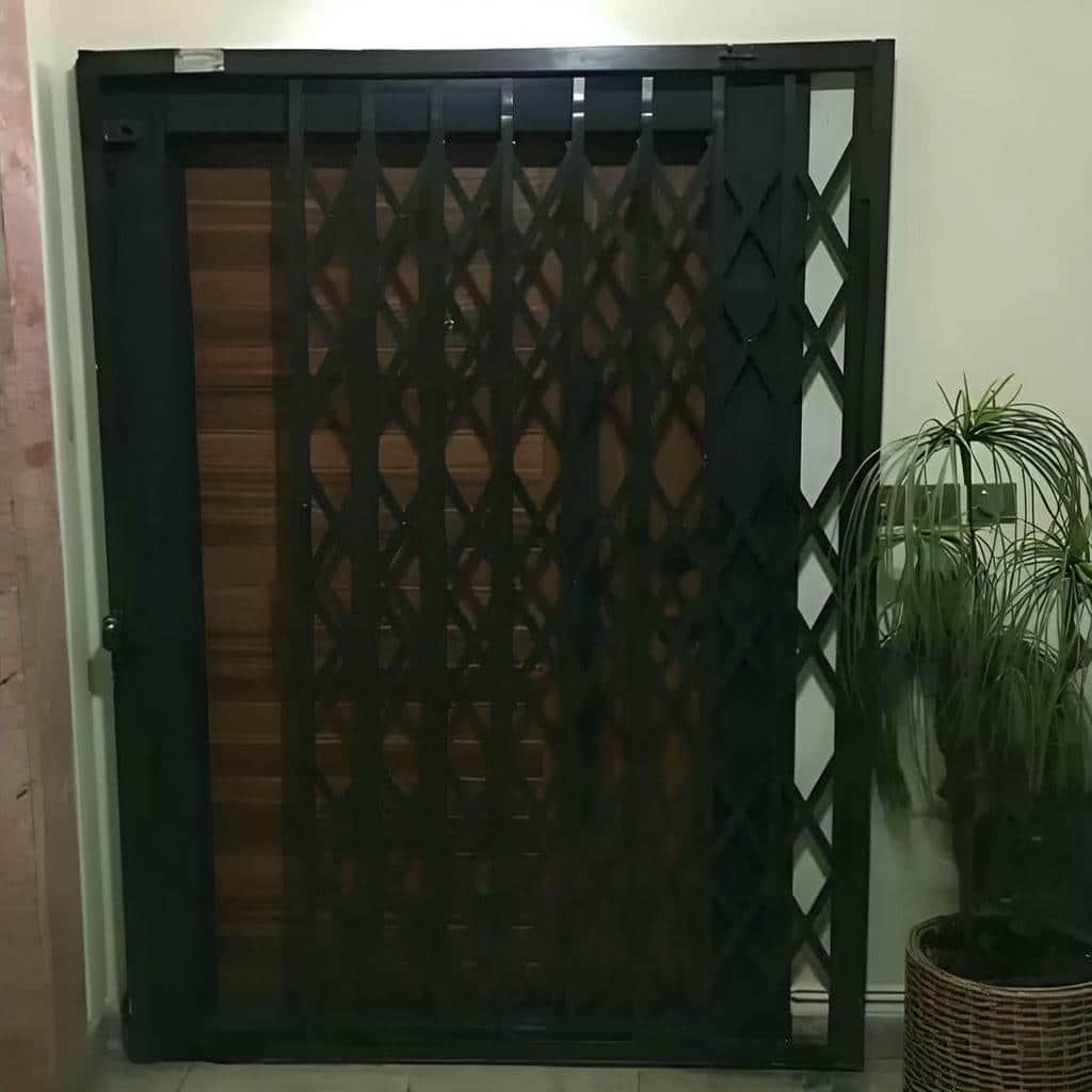 درب آکاردئونی حفاظ آپارتمان در فشم