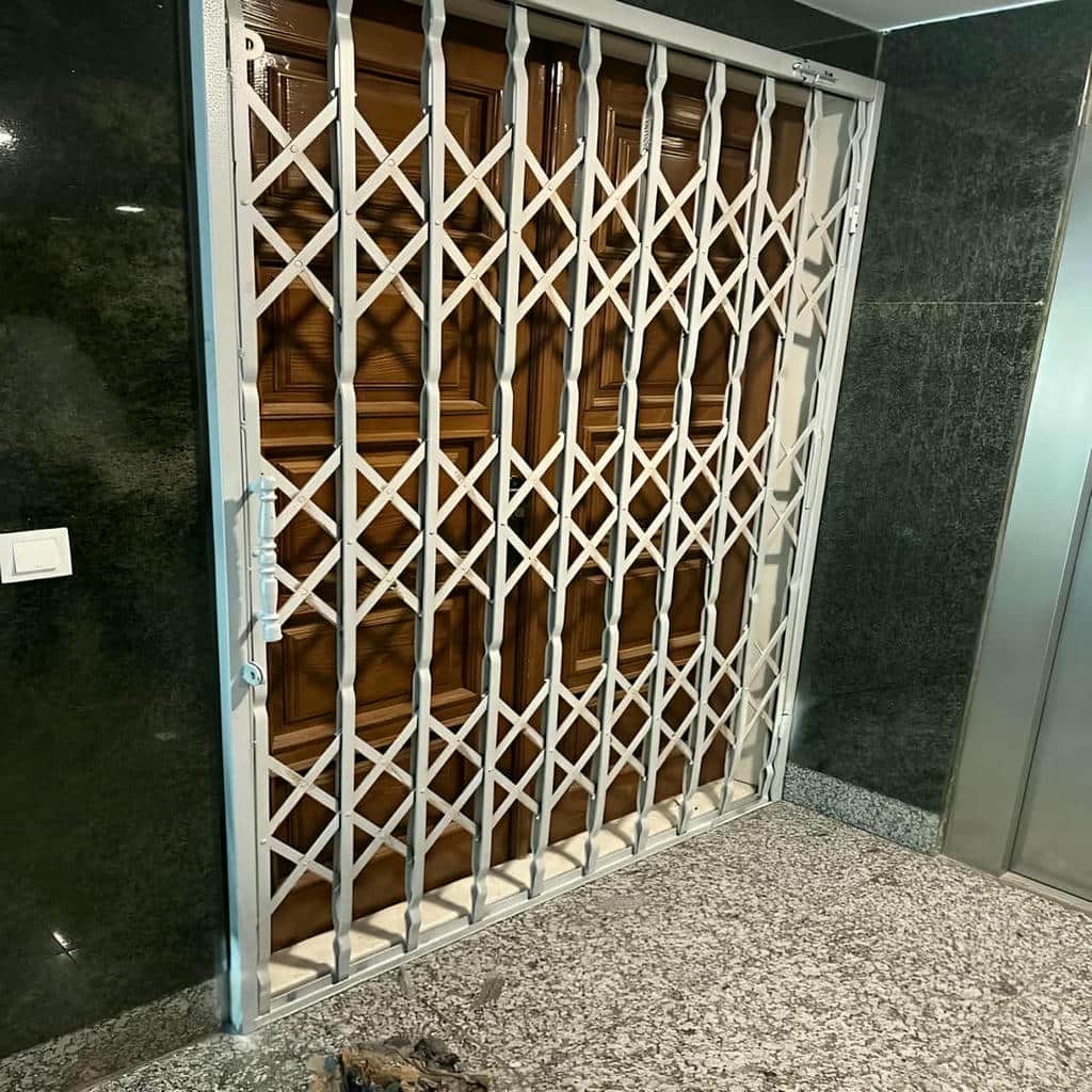 نصب درب آکاردئونی حفاظ آپارتمان ریل مقاوم در بابل