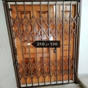 درب آکاردئونی آپارتمان در ساوه
