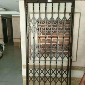 درب آکاردئونی آپارتمان در استان خوزستان