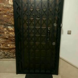 درب آکاردئونی آپارتمان در اشتهارد