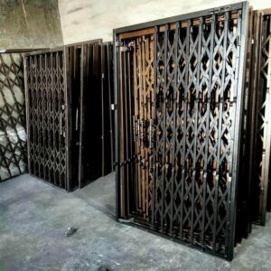 درب آکاردئونی حفاظ آپارتمان در قائمشهر