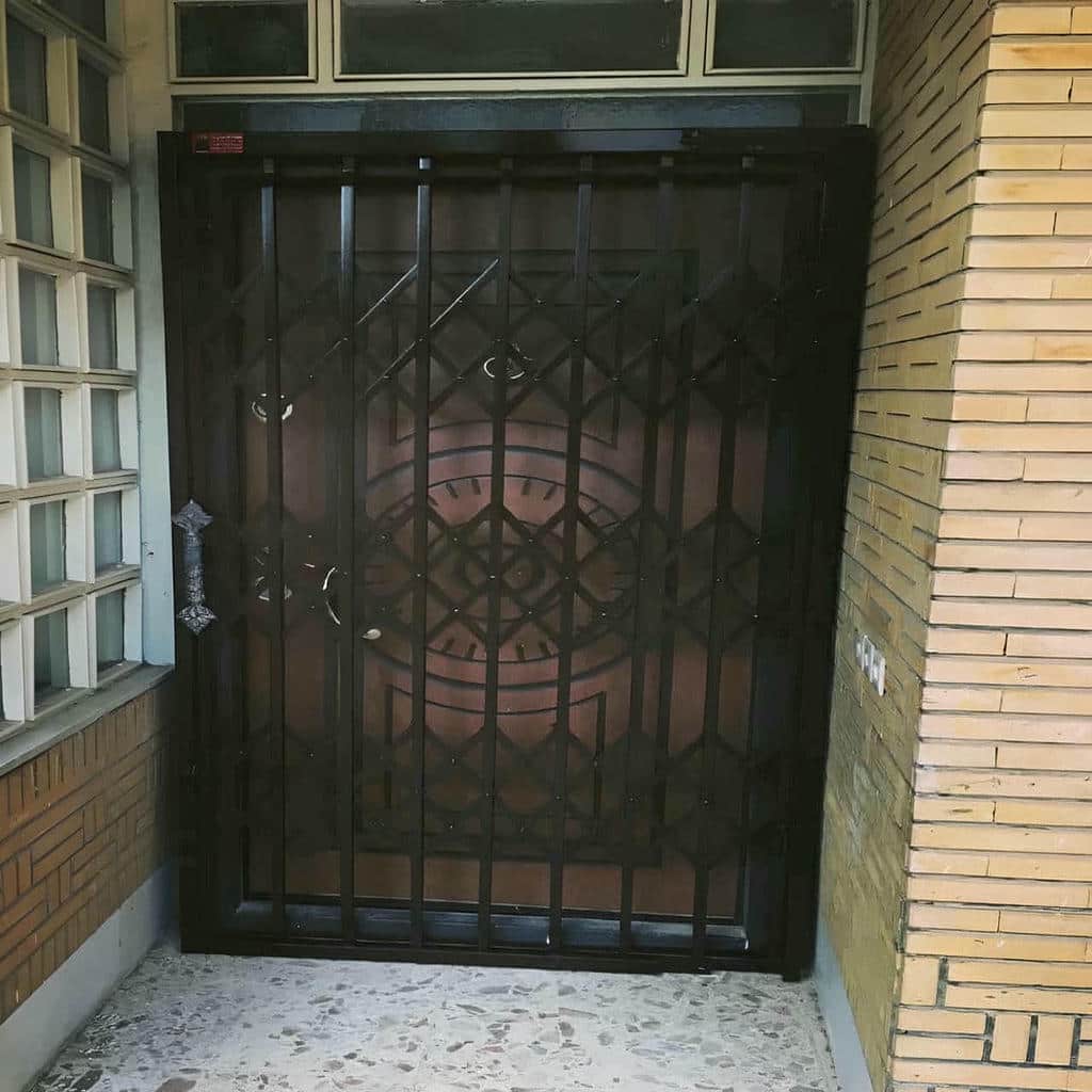 درب آکاردئونی آپارتمان در محمودآباد