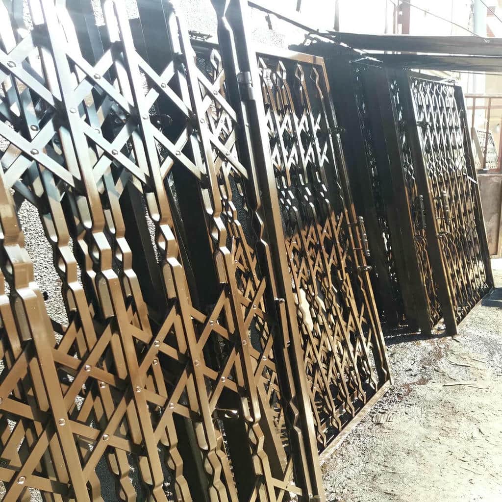 درب آکاردئونی حفاظ آپارتمان در بجنورد