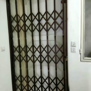 درب آکاردئونی حفاظ آپارتمان در بیرجند