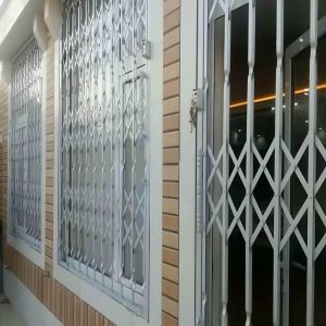 درب آکاردئونی آپارتمان در استان گیلان