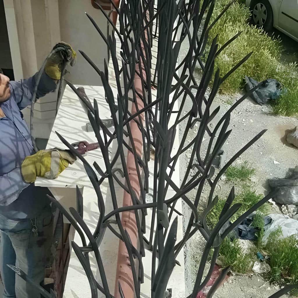 کارخانه حفاظ شاخ گوزنی نرده دیوار در بندر انزلی