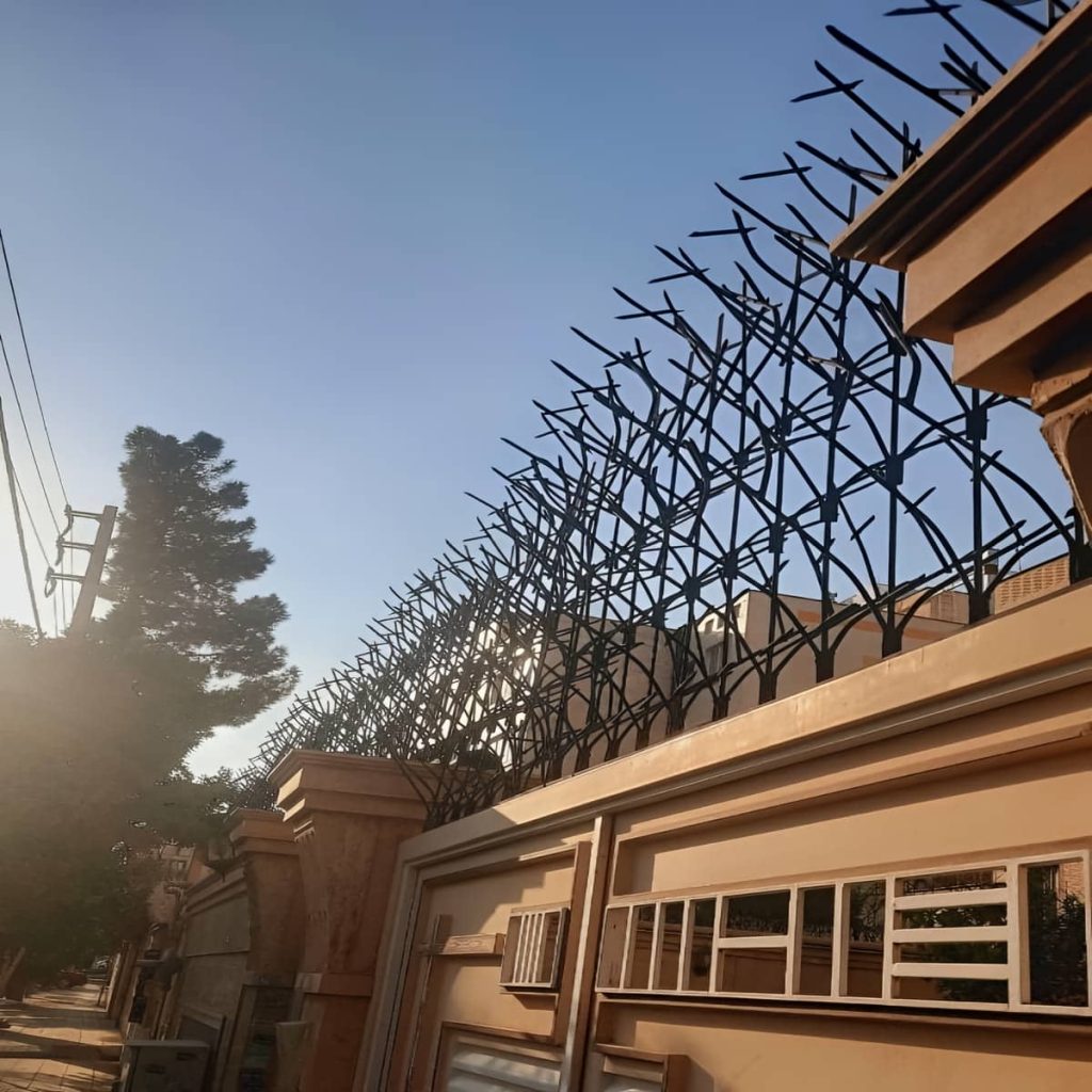 نصب حفاظ شاخ گوزنی جوشکاری مستحکم در قشم
