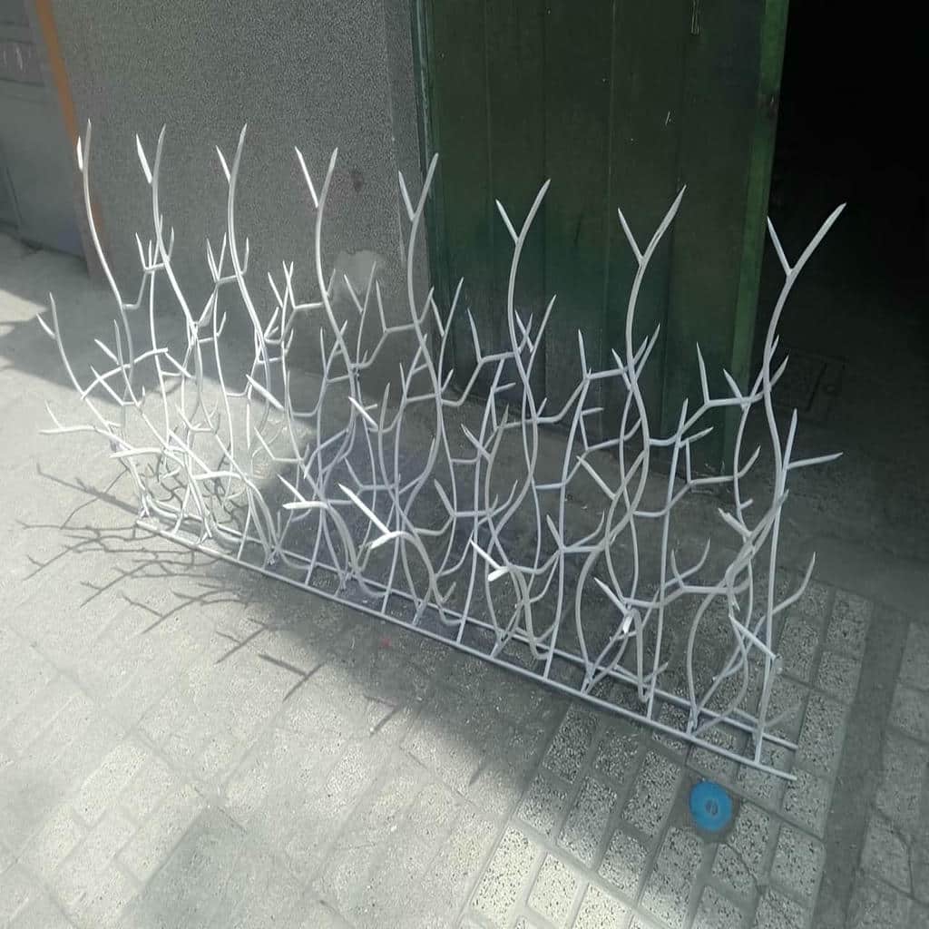 نصب حفاظ شاخ گوزنی نوک‌های تیز در سمنان