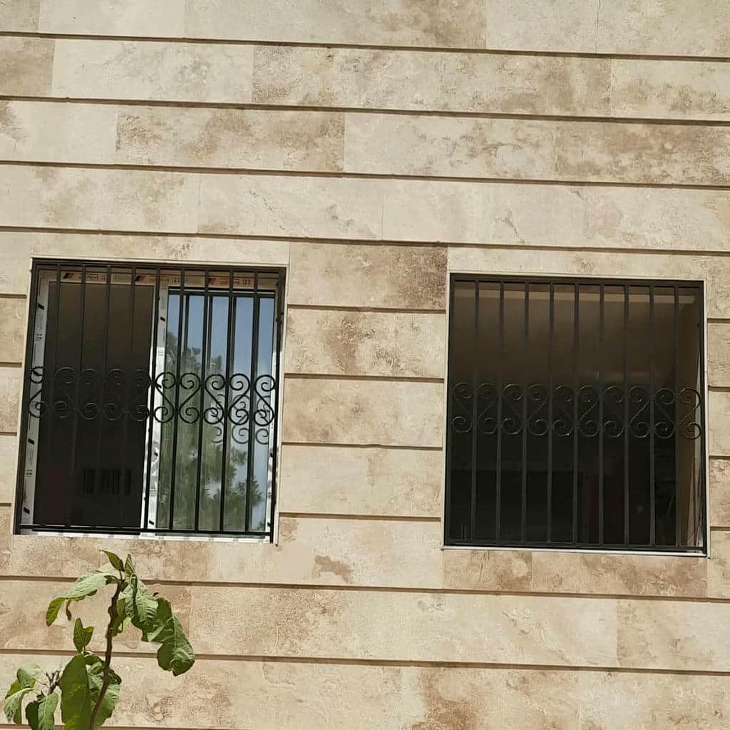 نصب حفاظ پنجره آهنی بازشو در تهران