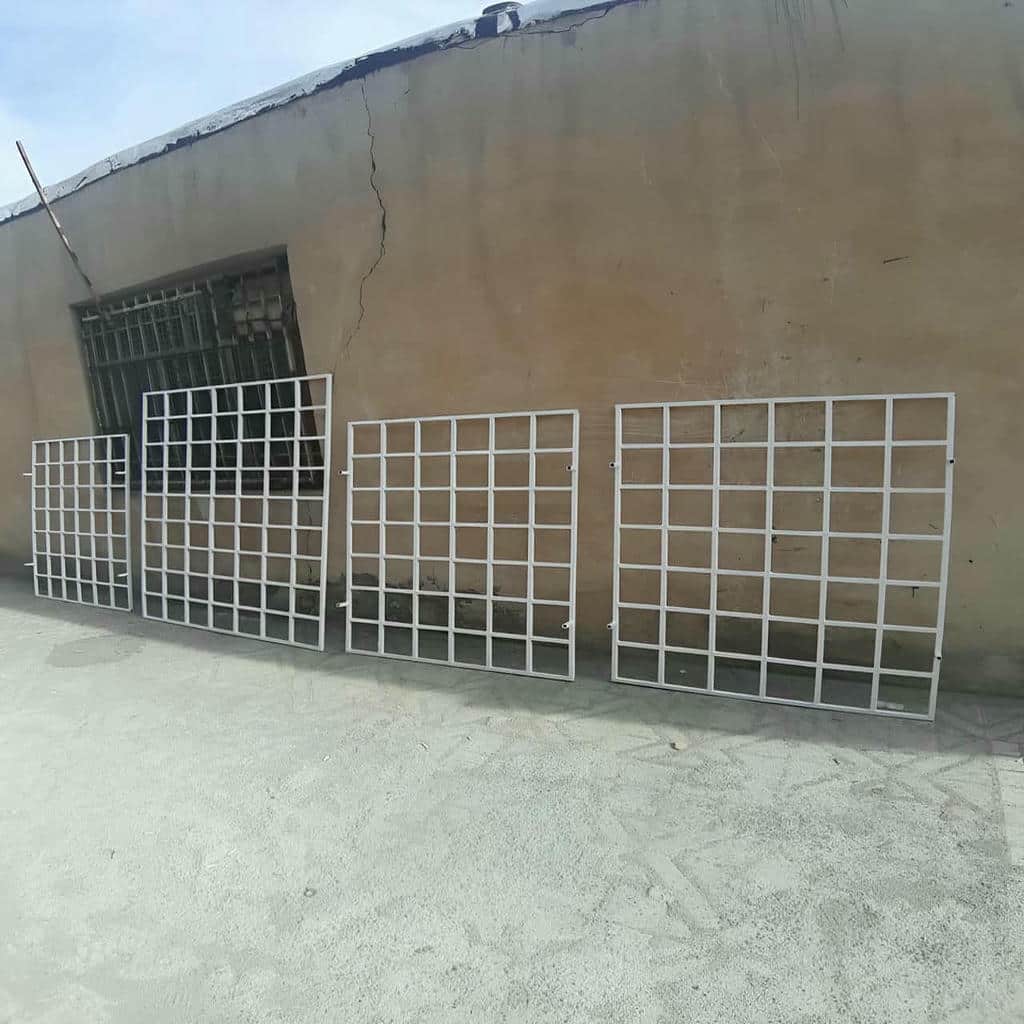 کارخانه حفاظ پنجره آهنی بازشو در اندیشه