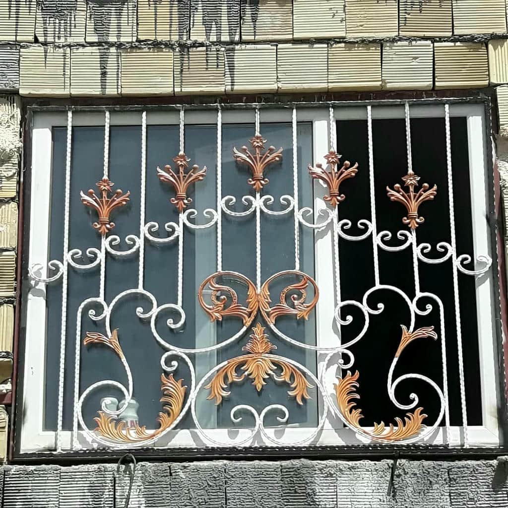 نصب حفاظ پنجره آهنی فرفورژه در آمل