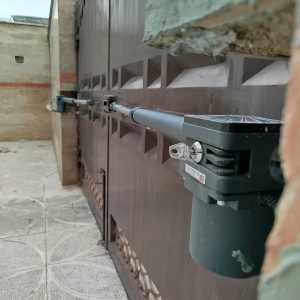 جک برقی درب پارکینگ در سمنان