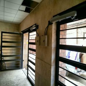 جک برقی درب پارکینگ در بیرجند