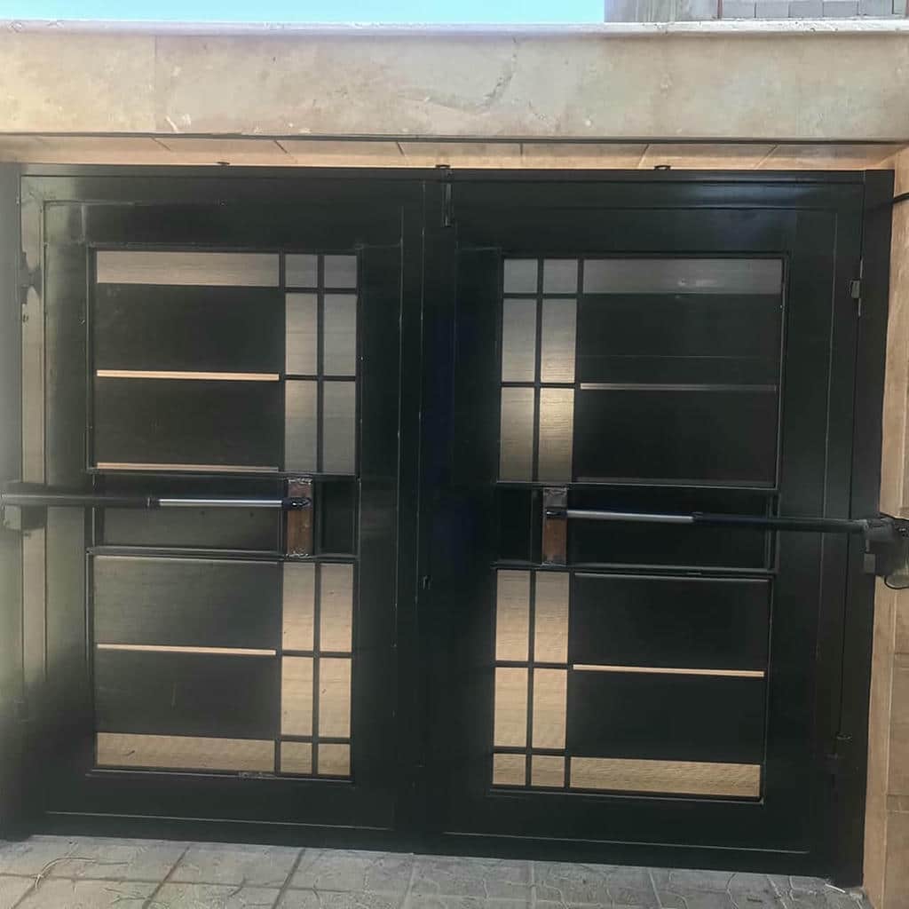 جک برقی درب پارکینگ در چالوس