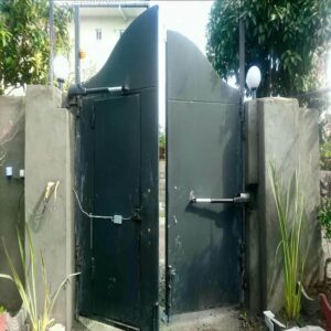 جک برقی درب پارکینگ در بومهن