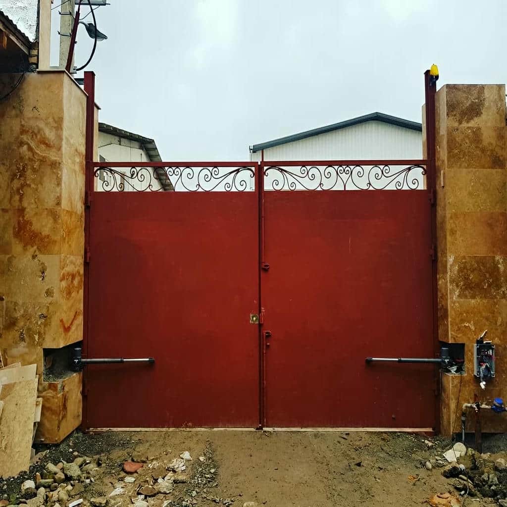 نصب جک برقی درب پارکینگ اتوماتیک در اهواز