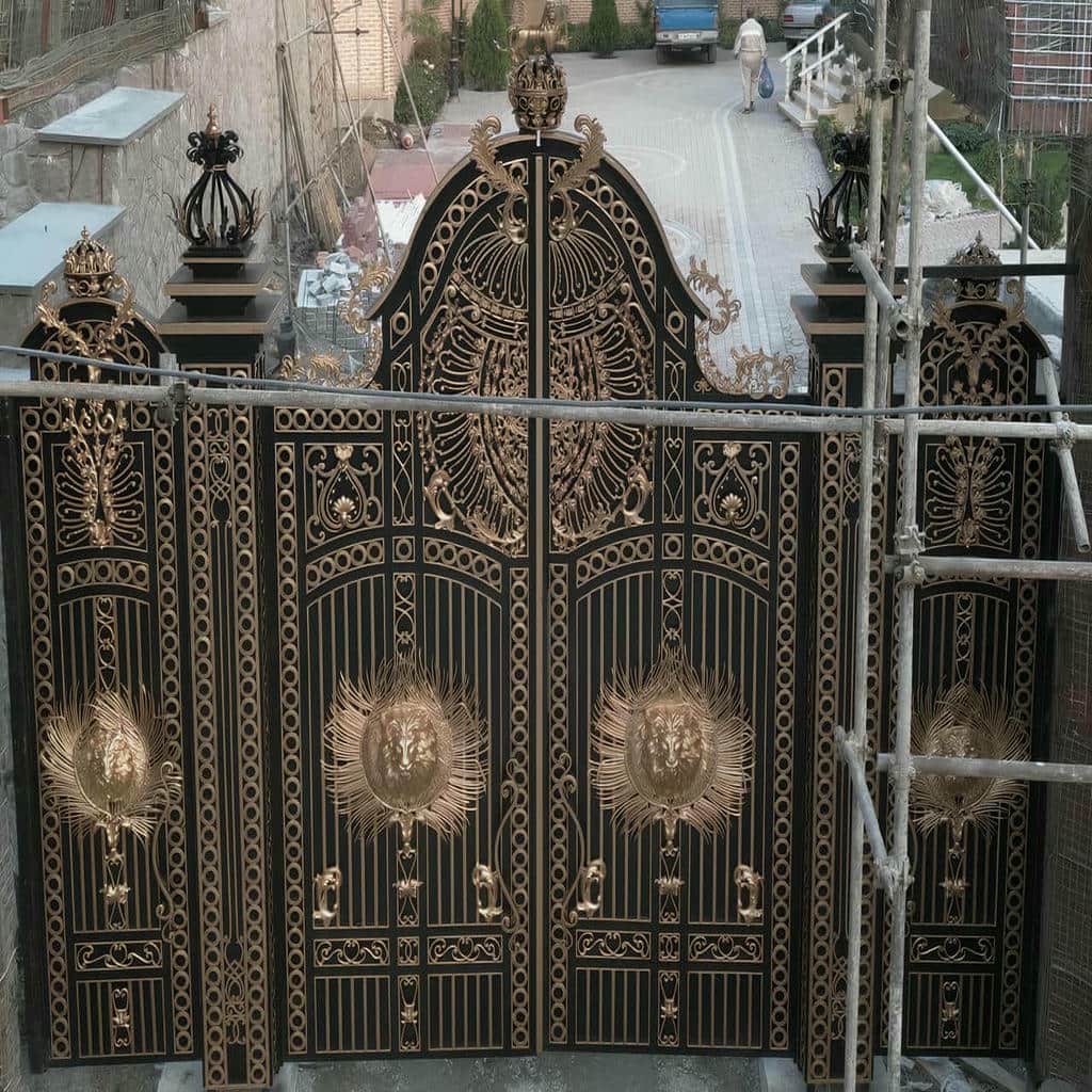 نصب درب حیاط فرفورژه در فشم