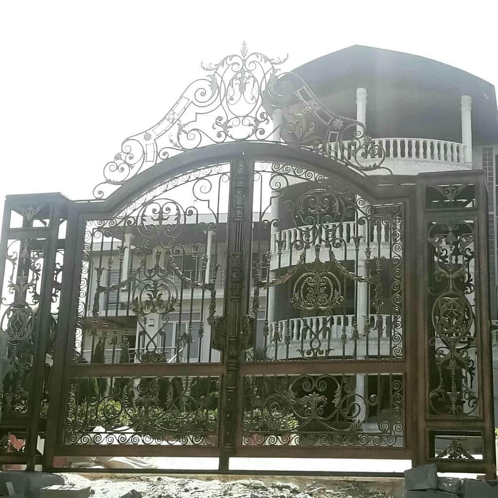 نصب درب حیاط رنگ کوره‌ای در شیراز