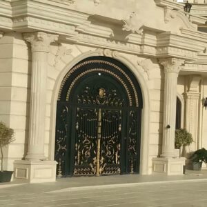 درب حیاط در چابهار