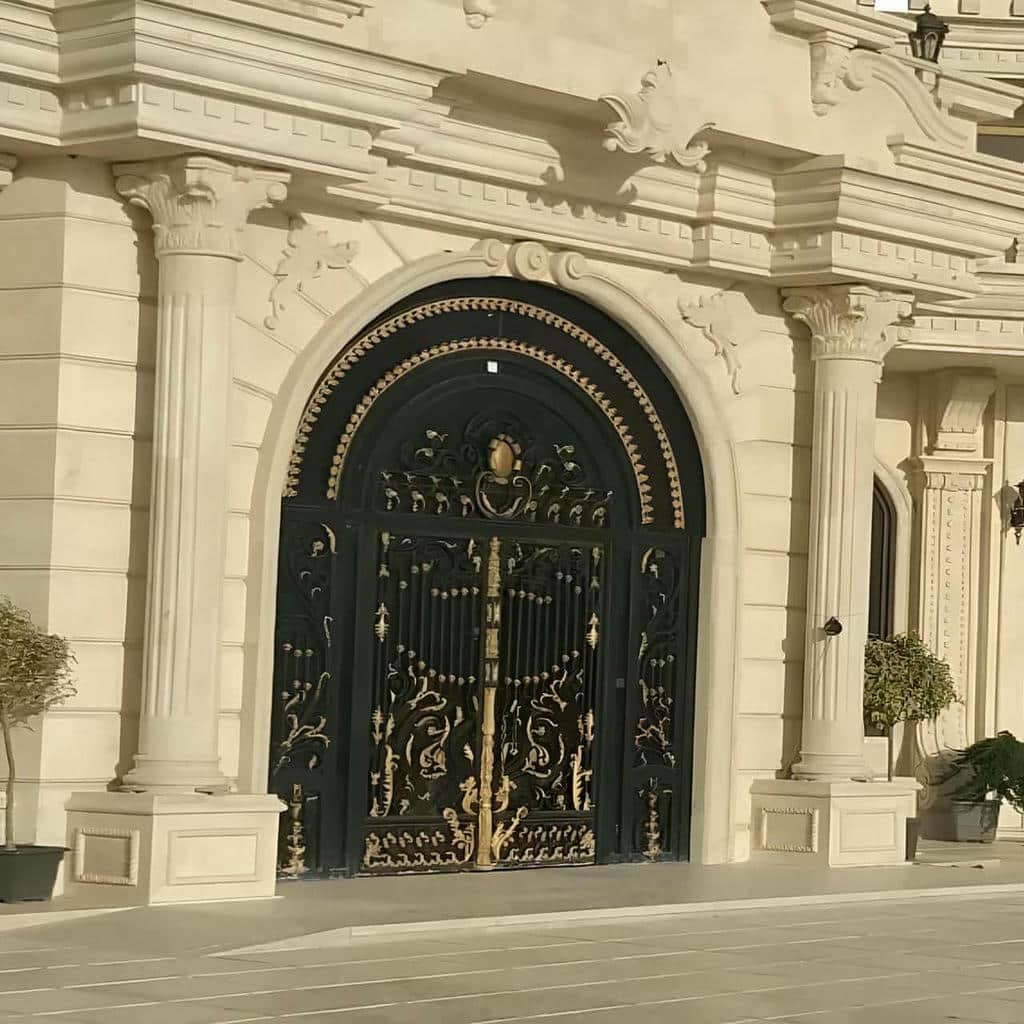 درب حیاط در چابهار