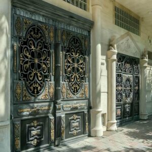 درب حیاط در تبریز