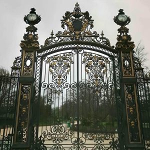 درب حیاط در ساری
