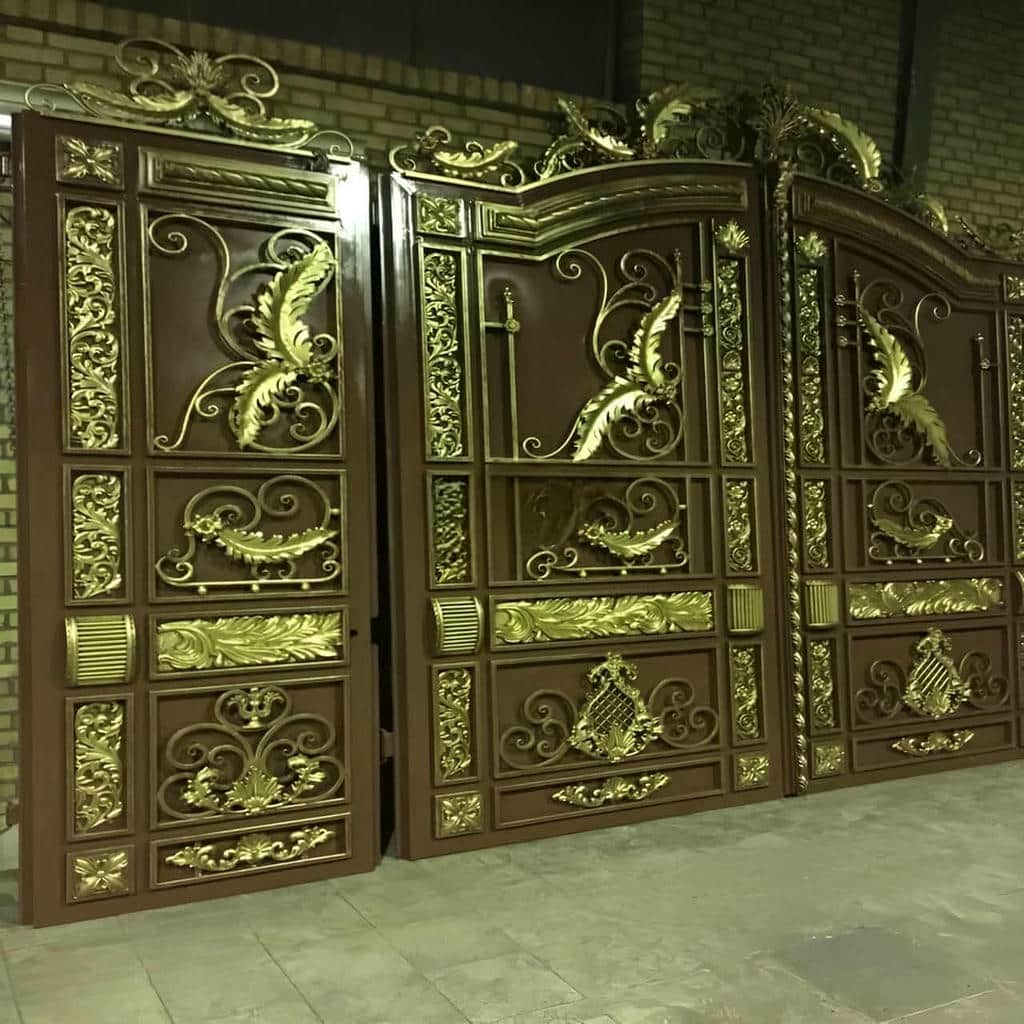 درب حیاط در سمنان