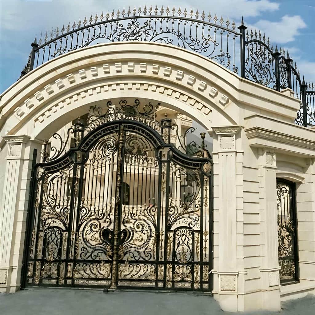 درب حیاط در هشتگرد