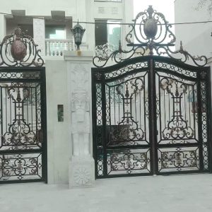 درب حیاط در بندر لنگه