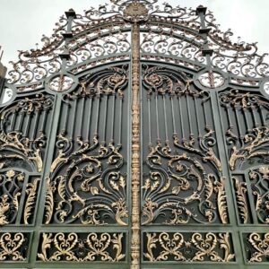 درب حیاط در سنندج