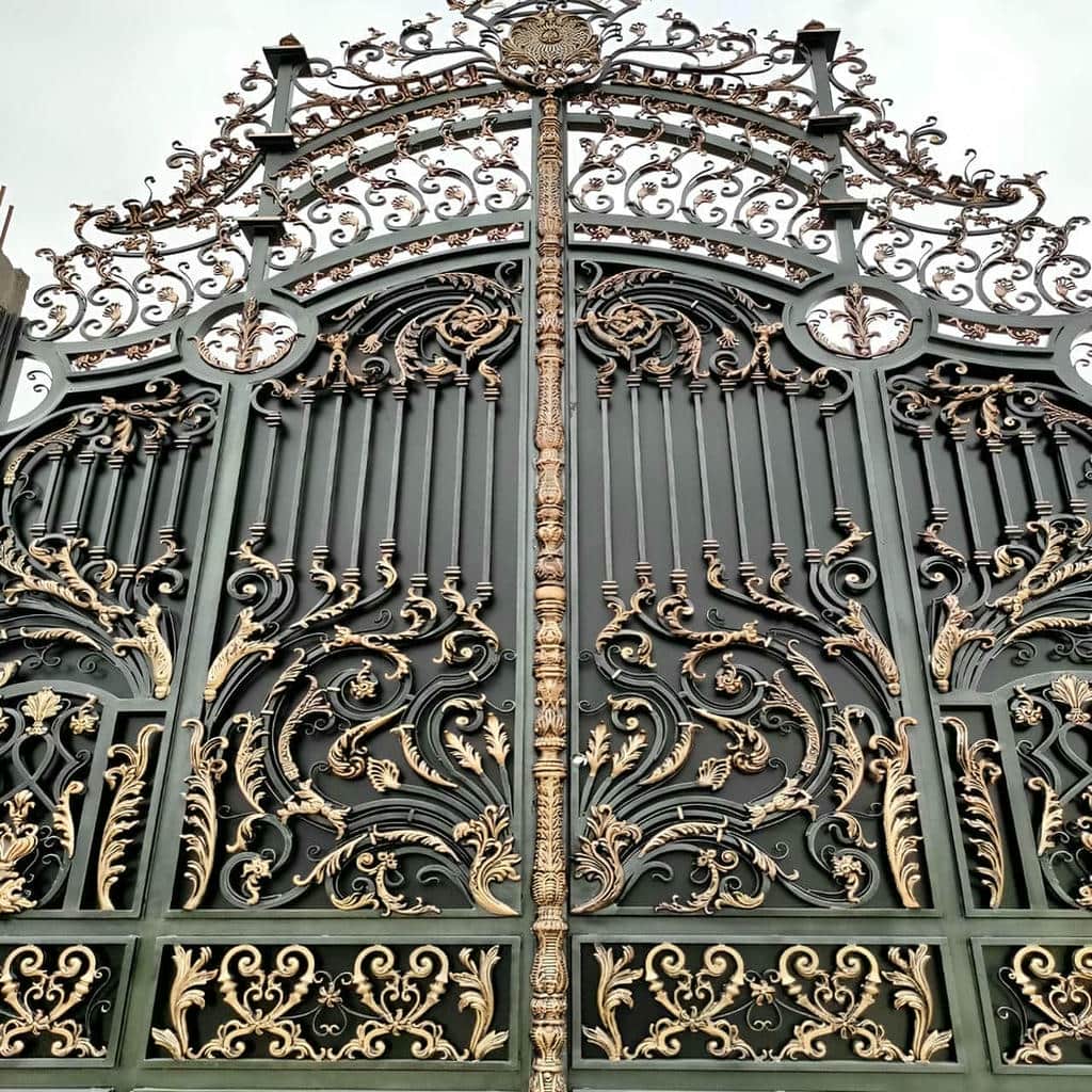 درب حیاط در سنندج