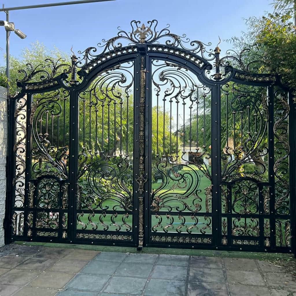 نصب درب حیاط فلزی در نسیم شهر