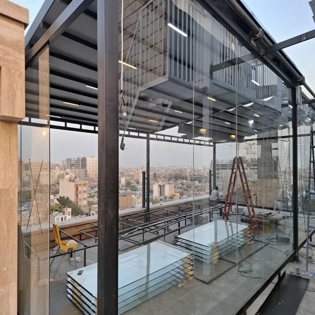 سقف برقی تراس با آب‌بندی و ناودان