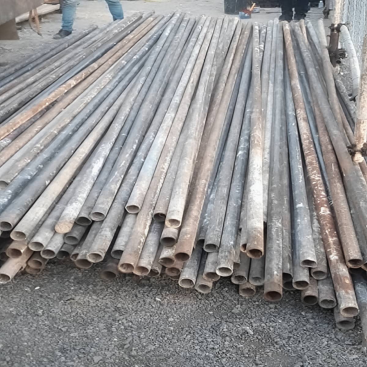 داربست مغازه و مراکز تجاری مناسب بنر افتتاحیه