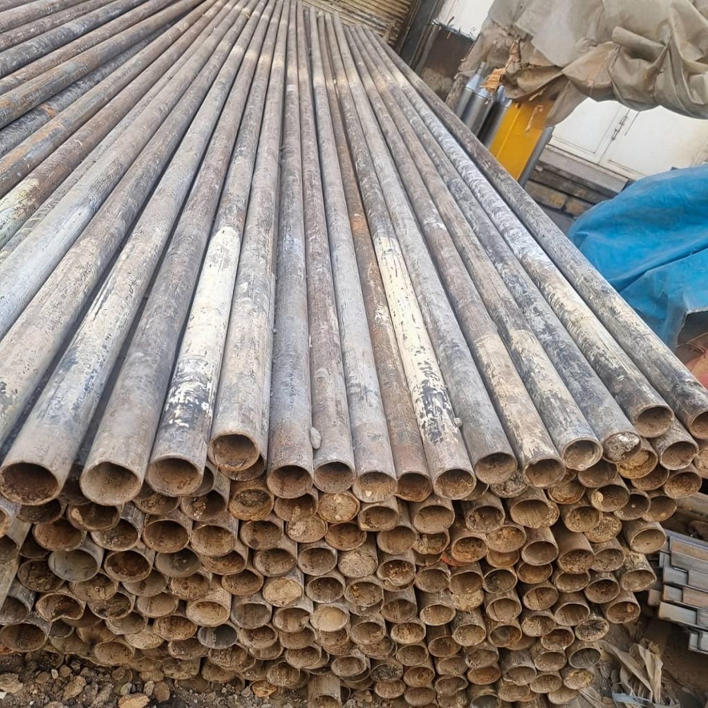 اجرای لوله داربست منظم هماهنگ با نمای مدرن