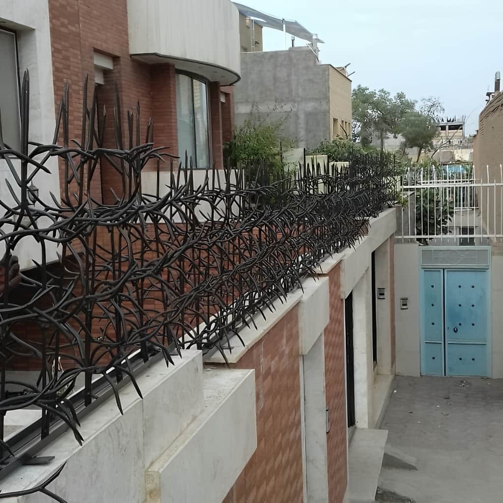 اجرای حفاظ آبشاری در ضلع پشتی و کم‌دید