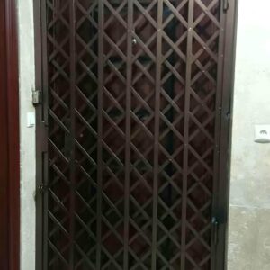 14 مدل درب آکاردئونی سفید طلایی