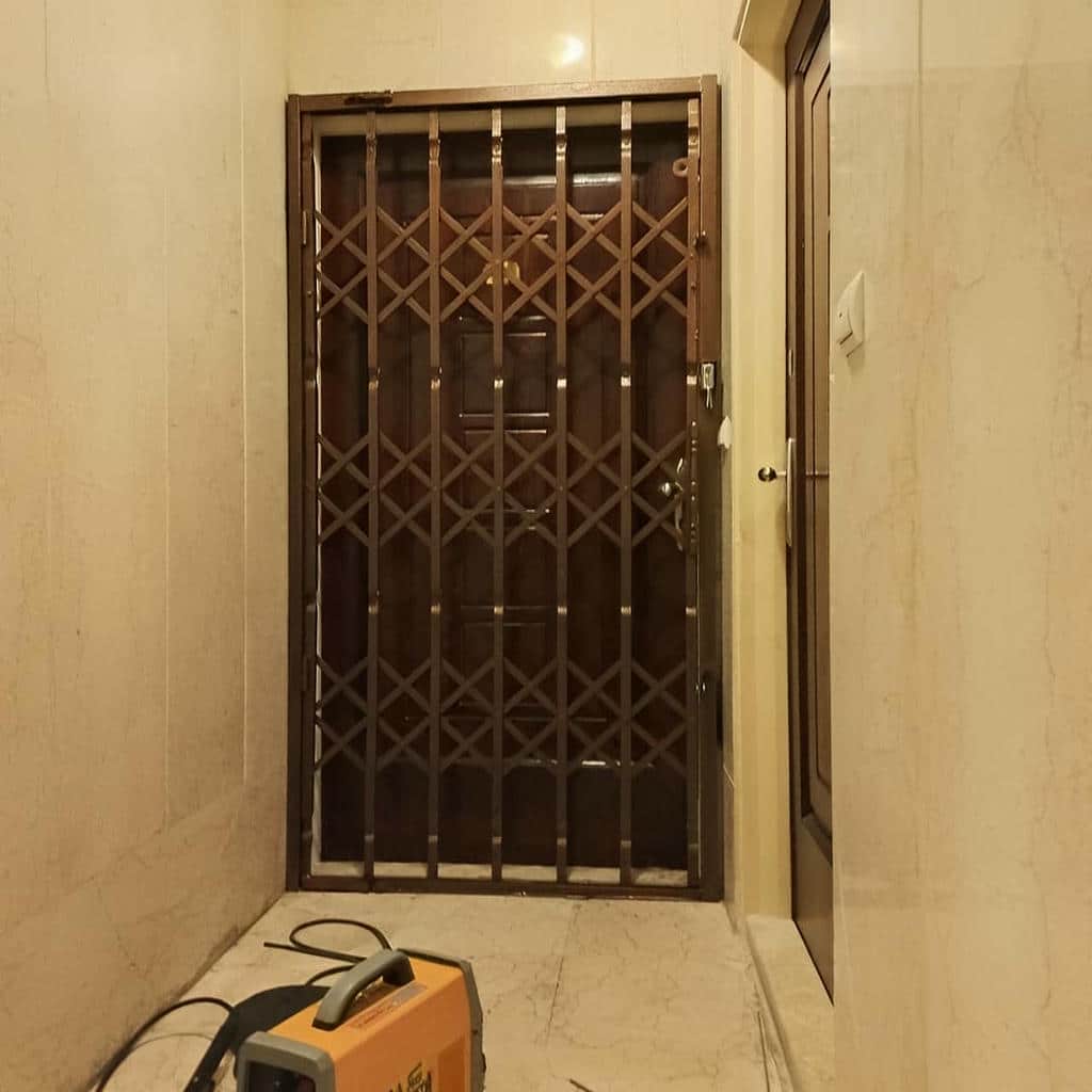 سفارش درب آکاردئونی ضد سرقت با قفل کتابی