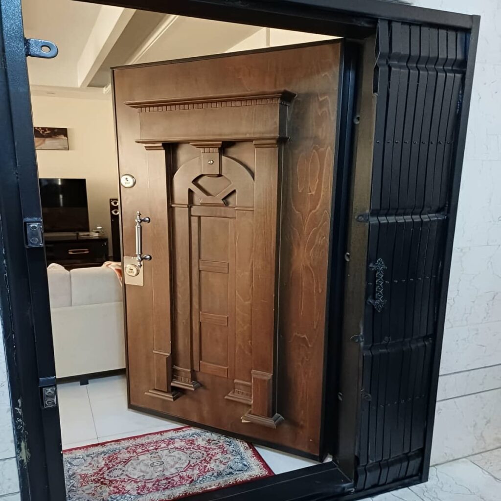 نصب درب ریلی آکاردئونی کم جا روی چهارچوب قدیمی