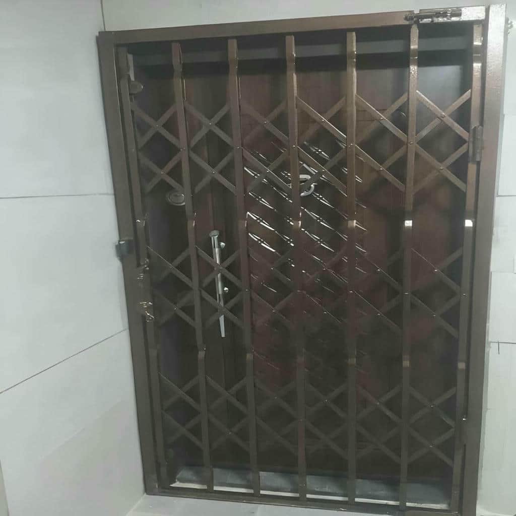 سفارش درب آکاردئونی شیک با قفل محافظت‌شده
