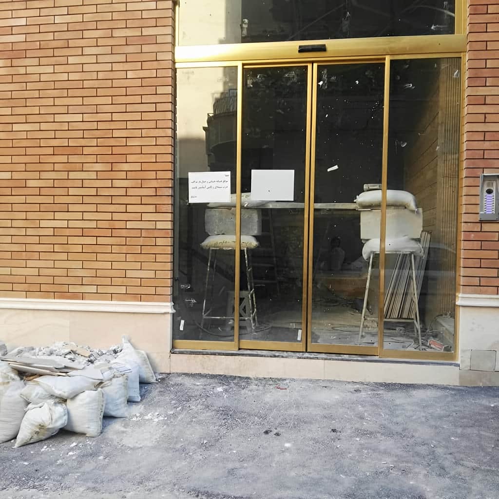مدل تک لنگه درب اتوماتیک فریم دار برای دهانه باریک