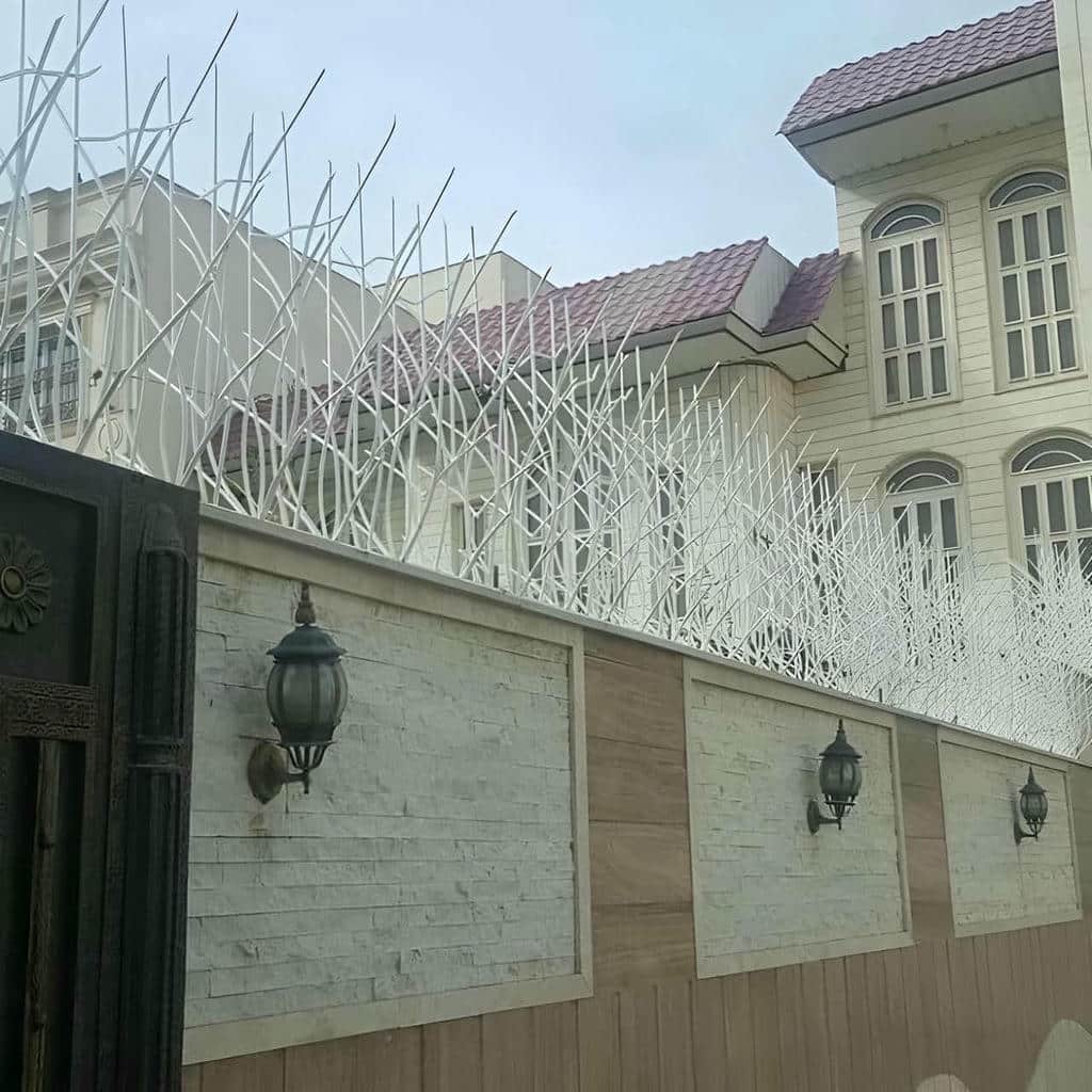 اجرای حفاظ خمکاری شده کنار سکوی قابل صعود